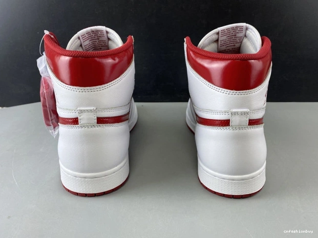 Jordan 555088-103 Air Red Metallic Retro (2017) 1 1010